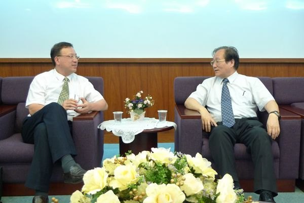 校領導參訪臺灣義守大學