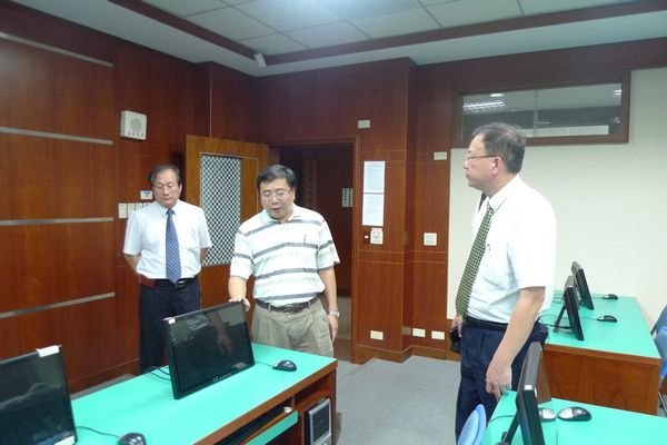 校領導參訪臺灣義守大學