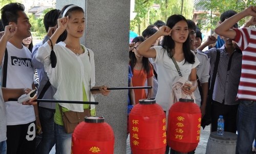 美術系開展“好學·向上·愛心·責任”2012級新生節(jié)活動