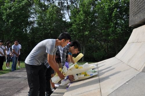 美術系開展“好學·向上·愛心·責任”2012級新生節(jié)活動