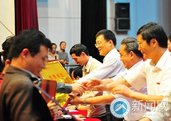 2012年教學工作會議暨教學表彰大會隆重召開