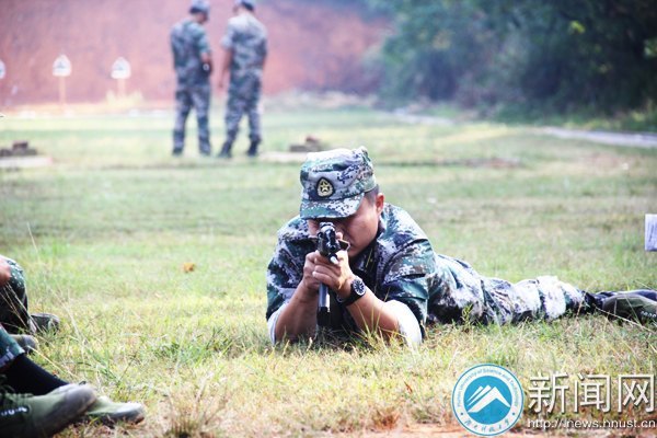 “送你一枚小彈殼!”——湖南科技大學12級新生實彈“試槍”