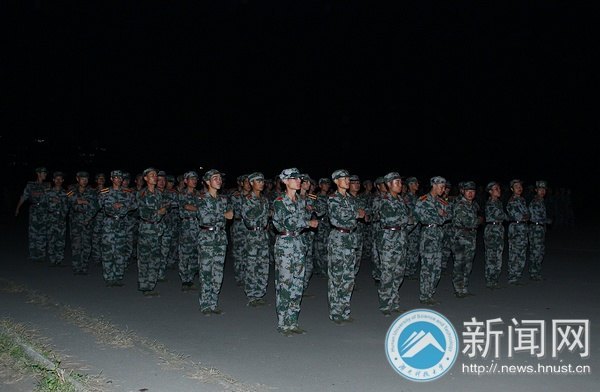 新生夜訓依舊神采奕奕