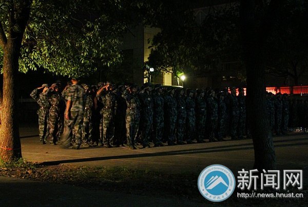 新生夜訓依舊神采奕奕