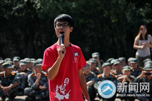 新生軍訓慰問演出  濃情勝濃“晴”