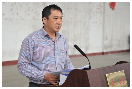 晉中學(xué)院在北院體育場(chǎng)舉行2012級(jí)新生軍訓(xùn)動(dòng)員大會(huì)