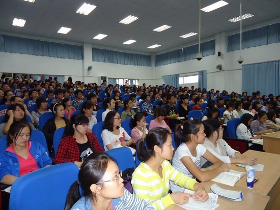 學校開展2013年碩士研究生招生宣傳活動