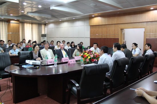 檢驗醫學院舉辦中英醫療創新與政策學術交流會