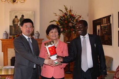 楊延東校長一行參加2012年非洲地區(qū)孔子學院聯(lián)席會議