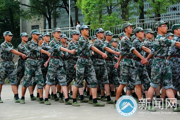 “我想和他們一起軍訓”
