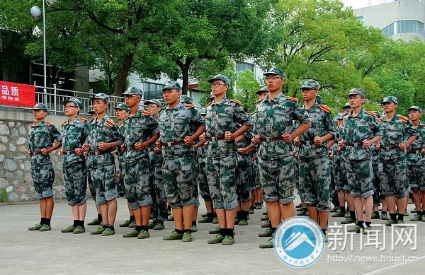 “我想和他們一起軍訓”