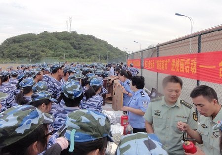 警校聯動加強新生安全防范教育