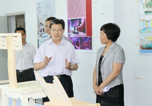 全國(guó)政協(xié)考察組來臺(tái)州學(xué)院專題考察調(diào)研