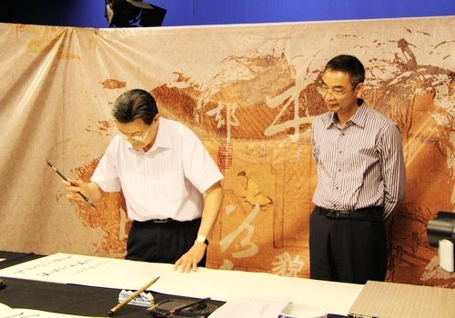 全國(guó)政協(xié)考察組來臺(tái)州學(xué)院專題考察調(diào)研