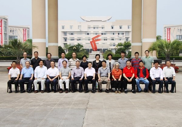 全國(guó)政協(xié)考察組來臺(tái)州學(xué)院專題考察調(diào)研