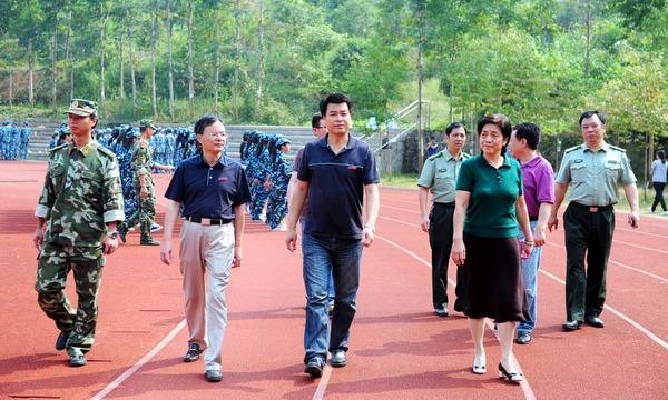 校領導看望慰問軍訓師生