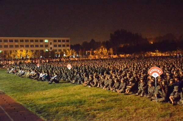 中國青年先進事跡演講團到鄭州職業技術學院作雷鋒事跡主題報告會