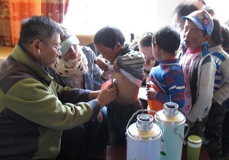 市送醫進藏醫療專家組雪域高原獻愛心