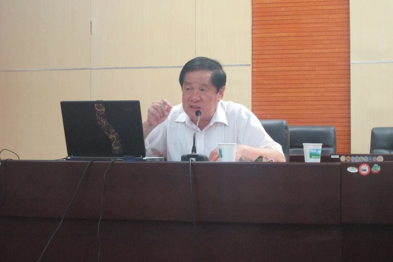 浙江大學單中惠教授應邀來許昌學院為國培學員作報告