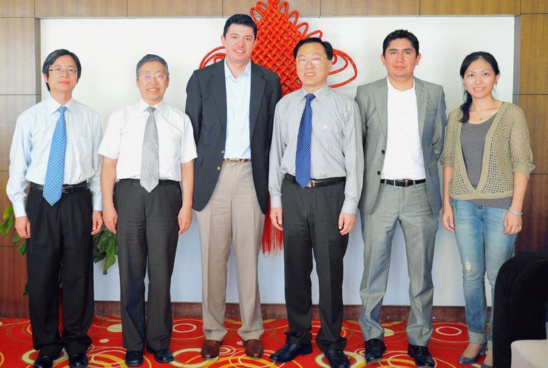 墨駐滬總領事來訪贈書,王殿祥院長親切會見