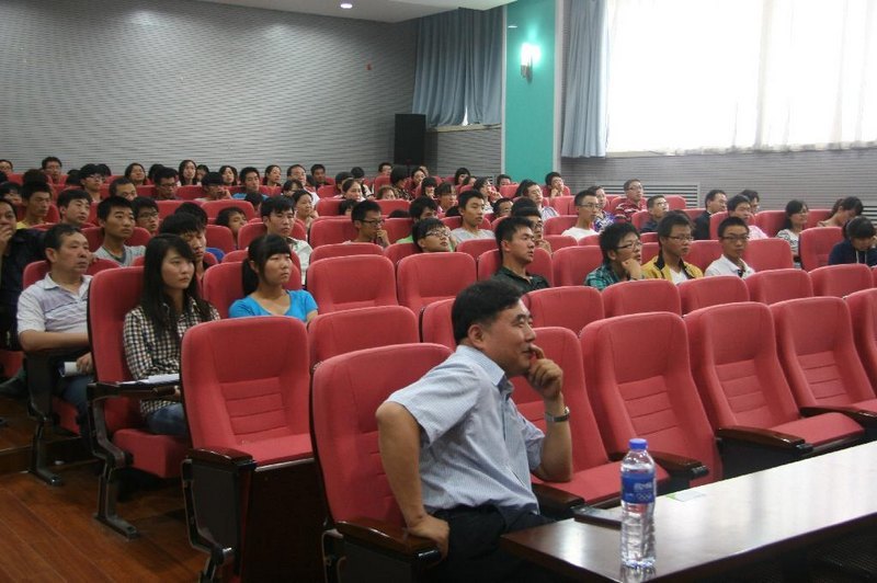 西安交通大學城市學院舉行教學法講座