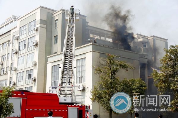 消防演習開啟新生安全教育第一課