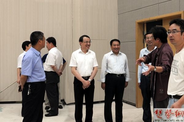 省教育廳廳長(zhǎng)沈健一行蒞臨南京藝術(shù)學(xué)院視察調(diào)研