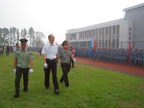 6000余名新生接受檢閱 兩周辛勞上交完美答卷