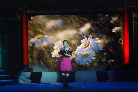 激情與知性的交匯 光影與韻律的圓融----“夢囈——難以言達之岸”:陳陟云詩歌鑒賞夜在廣東石油化工學院