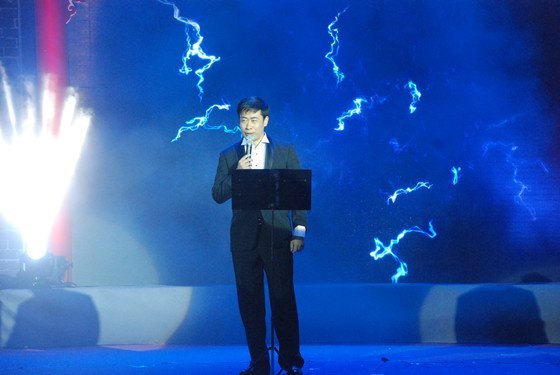 激情與知性的交匯 光影與韻律的圓融----“夢囈——難以言達之岸”:陳陟云詩歌鑒賞夜在廣東石油化工學院