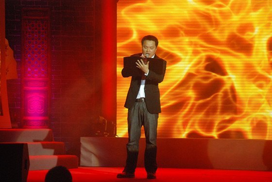 激情與知性的交匯 光影與韻律的圓融----“夢囈——難以言達之岸”:陳陟云詩歌鑒賞夜在廣東石油化工學院