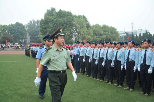 湖北工業大學2012級新生軍訓總結匯報大會隆重舉行