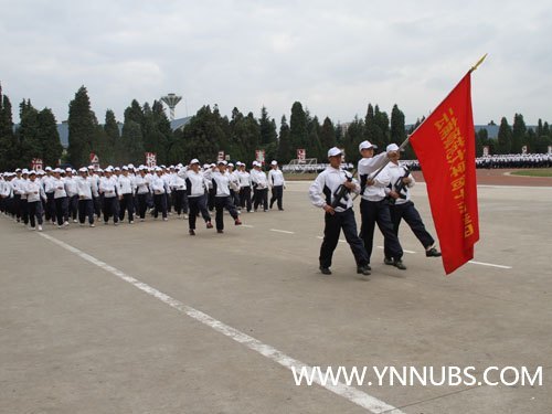 云南師范大學商學院舉行2012級新生軍訓匯報表演暨開學典禮儀式