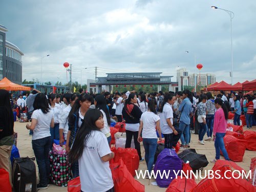 劉學民、王昆來等領導親切看望慰問軍訓返校新生