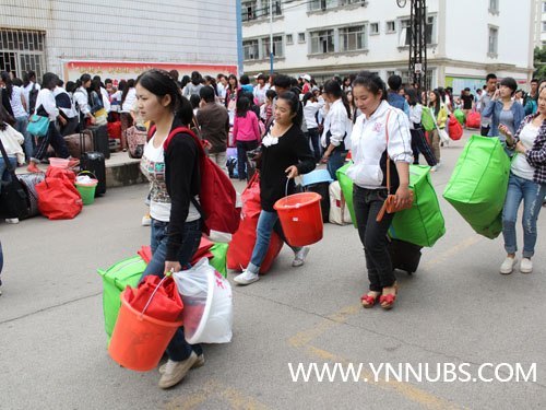 劉學民、王昆來等領導親切看望慰問軍訓返校新生