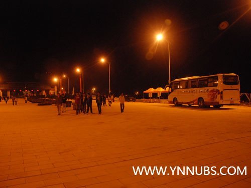 劉學民、王昆來等領導親切看望慰問軍訓返校新生