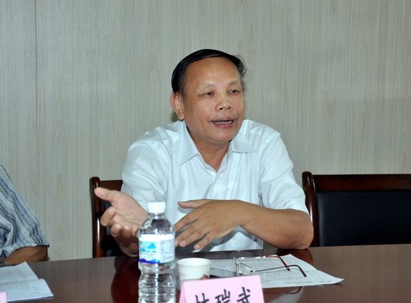 省戲劇專家熱評(píng)原創(chuàng)校園劇《上大學(xué)》