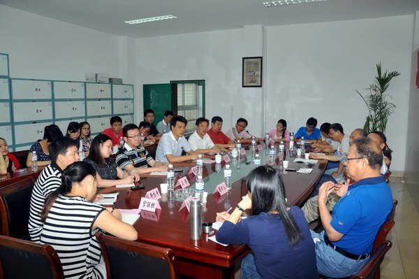 省戲劇專家熱評(píng)原創(chuàng)校園劇《上大學(xué)》