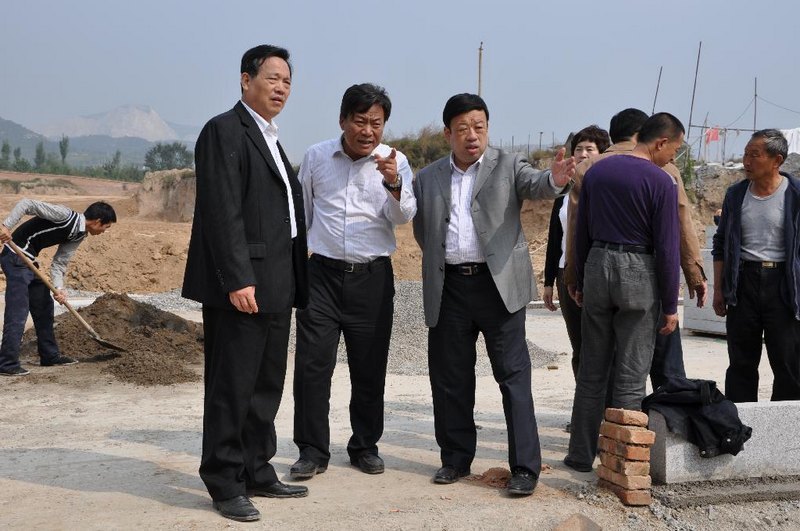 校領導深入在建工地考察指導工作