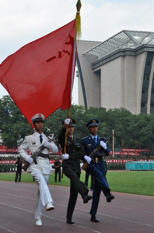 中北大學舉行2012級學生軍訓匯報表演暨總結表彰大會