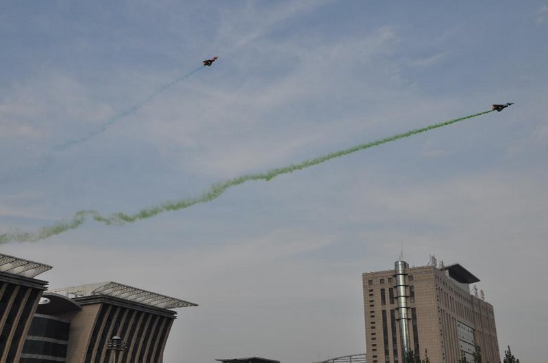 中北大學舉行2012級學生軍訓匯報表演暨總結表彰大會