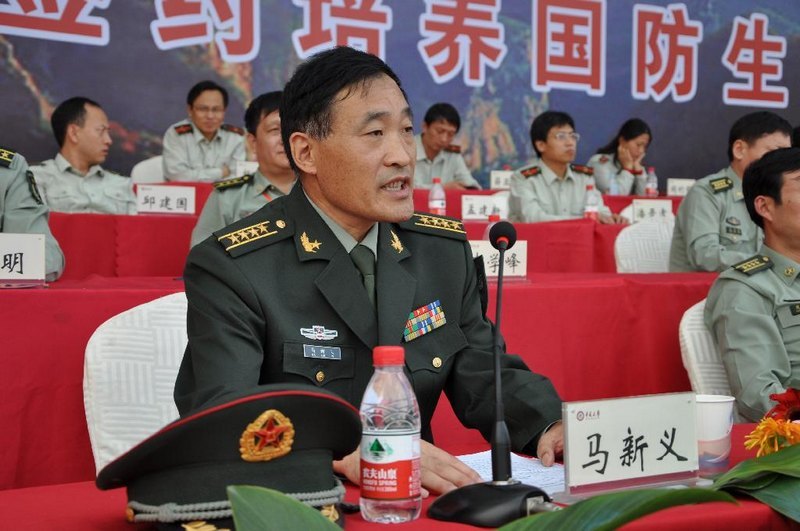 中北大學舉行2012級學生軍訓匯報表演暨總結表彰大會