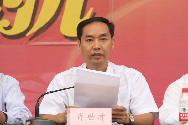 鄭州職業技術學院隆重舉行2012級新生軍訓總結表彰大會暨開學典禮