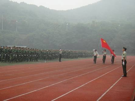 安徽工業(yè)大學(xué)工商學(xué)院舉行2012級(jí)學(xué)生軍訓(xùn)閱兵式暨總結(jié)表彰大會(huì)