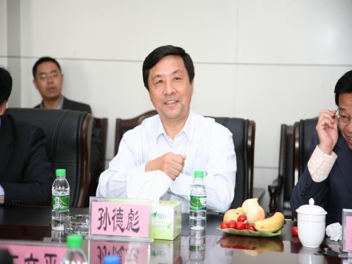 通化市委副書記王立平一行到通化師范學院參觀考察