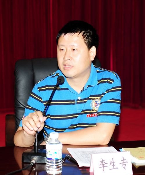 三明學院召開2012級新生代表觀看校園劇《上大學》座談會