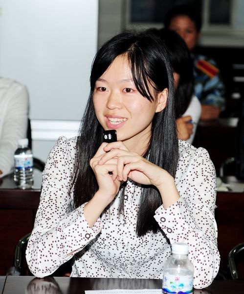 三明學院召開2012級新生代表觀看校園劇《上大學》座談會