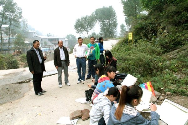 張建軍副院長一行赴太行山看望國際教育學院寫生師生