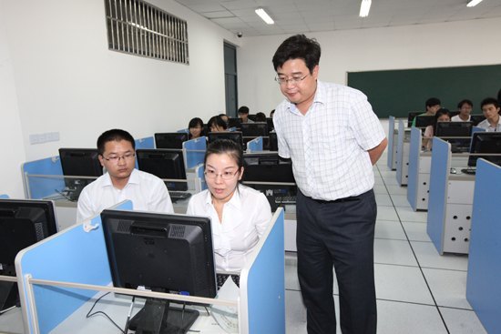 省教育廳評估院來院開展專業建設抽檢預訪工作