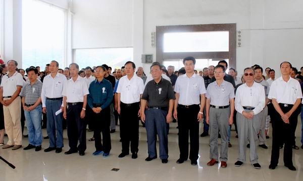 馬國防等校領(lǐng)導(dǎo)參加蔡瑞添同志遺體告別儀式